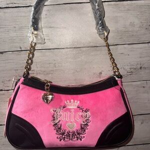 NWT juicy heritage should bag.  Hot pink and black velour #y2k #juicybag #velour